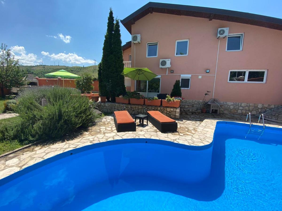 Private Riverside Villa Silvia Μόσταρ Εξωτερικό φωτογραφία