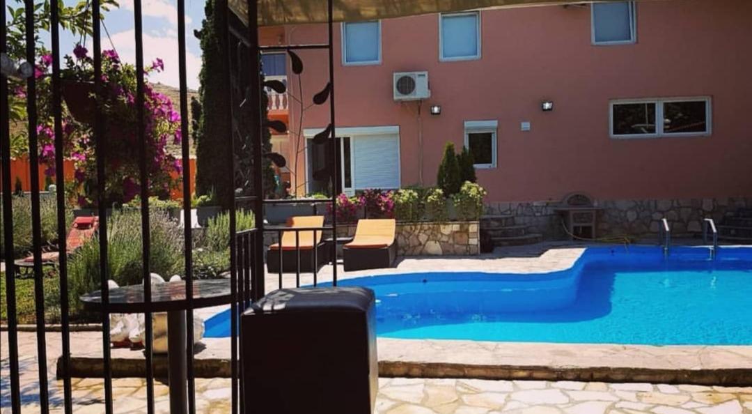 Private Riverside Villa Silvia Μόσταρ Εξωτερικό φωτογραφία